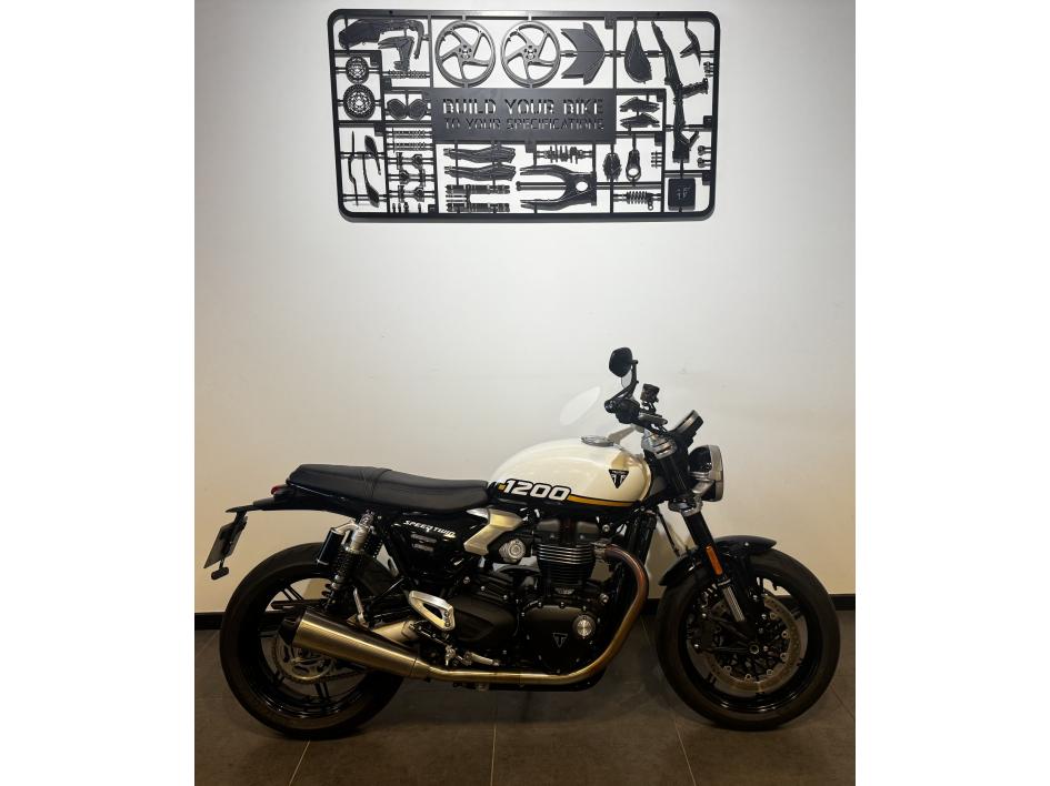 TRIUMPH SPEED TWIN 1200