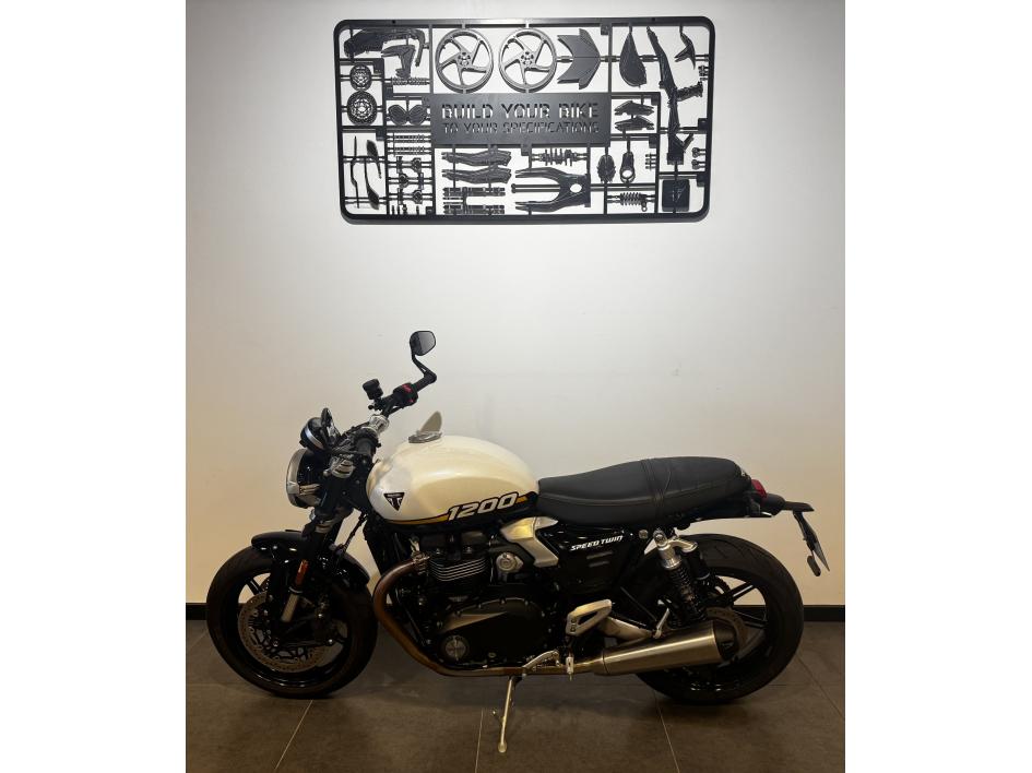 TRIUMPH SPEED TWIN 1200