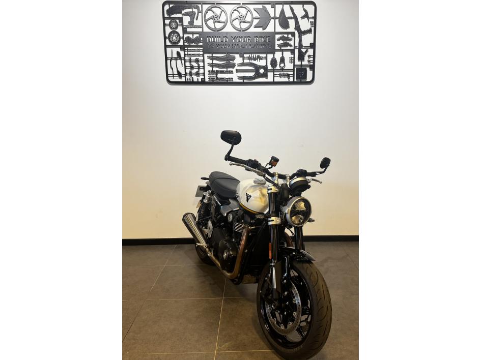 TRIUMPH SPEED TWIN 1200