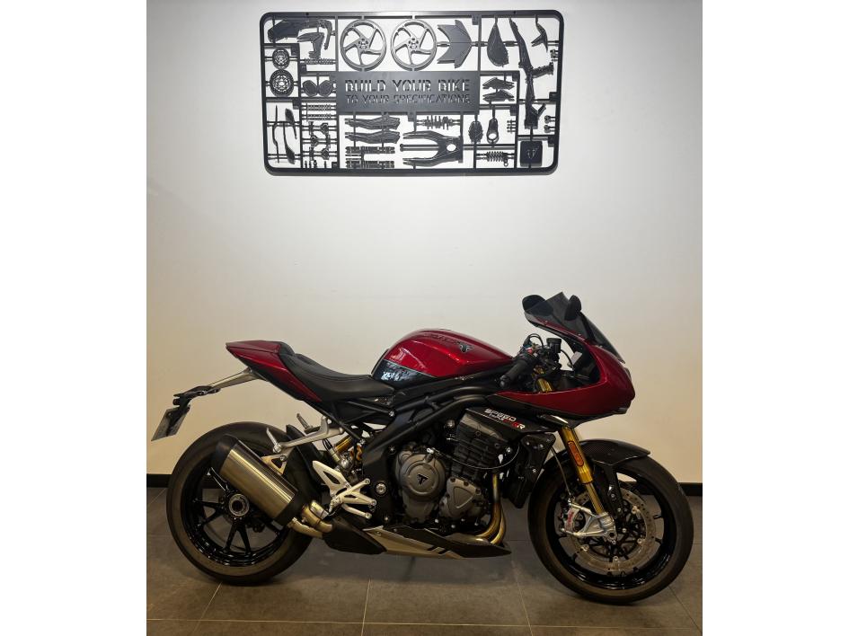 TRIUMPH SPEED TRIPLE 1200 RR
