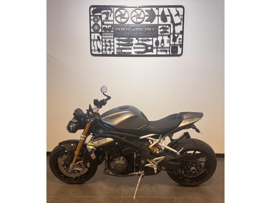 TRIUMPH SPEED TRIPLE 1200 RS