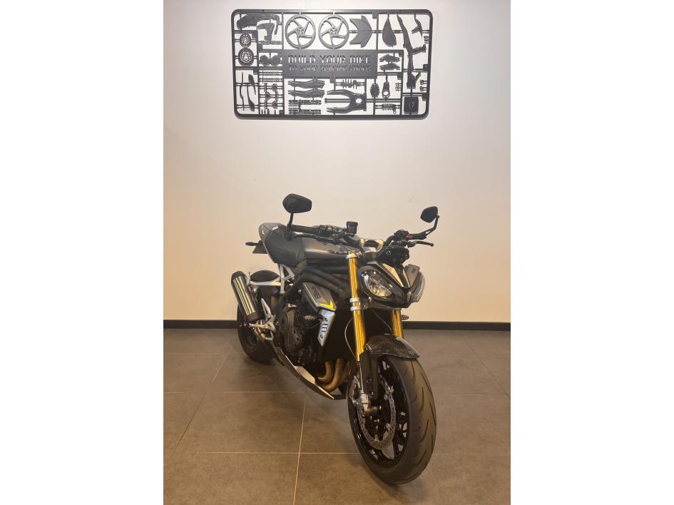 TRIUMPH SPEED TRIPLE 1200 RS