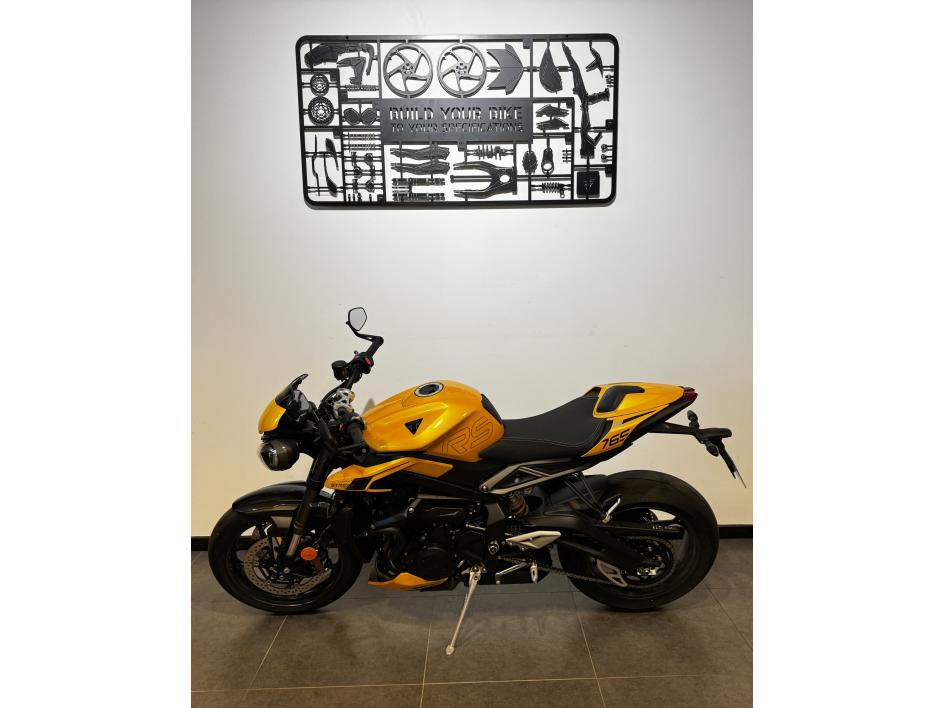 TRIUMPH STREET TRIPLE 765 RS