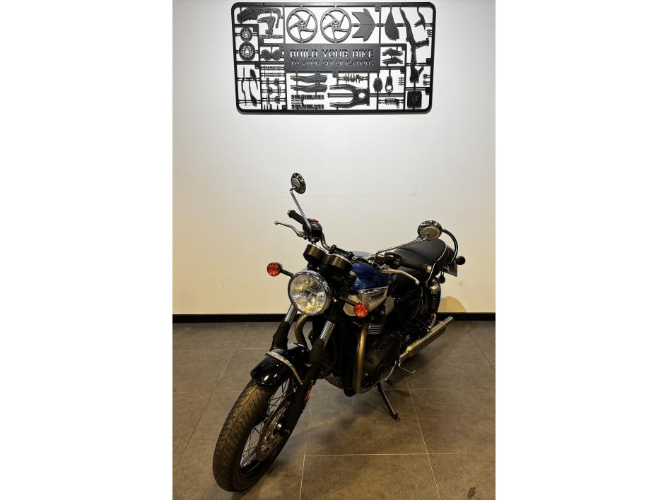 TRIUMPH Bonneville T100