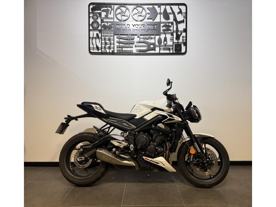 TRIUMPH STREET TRIPLE 765 R