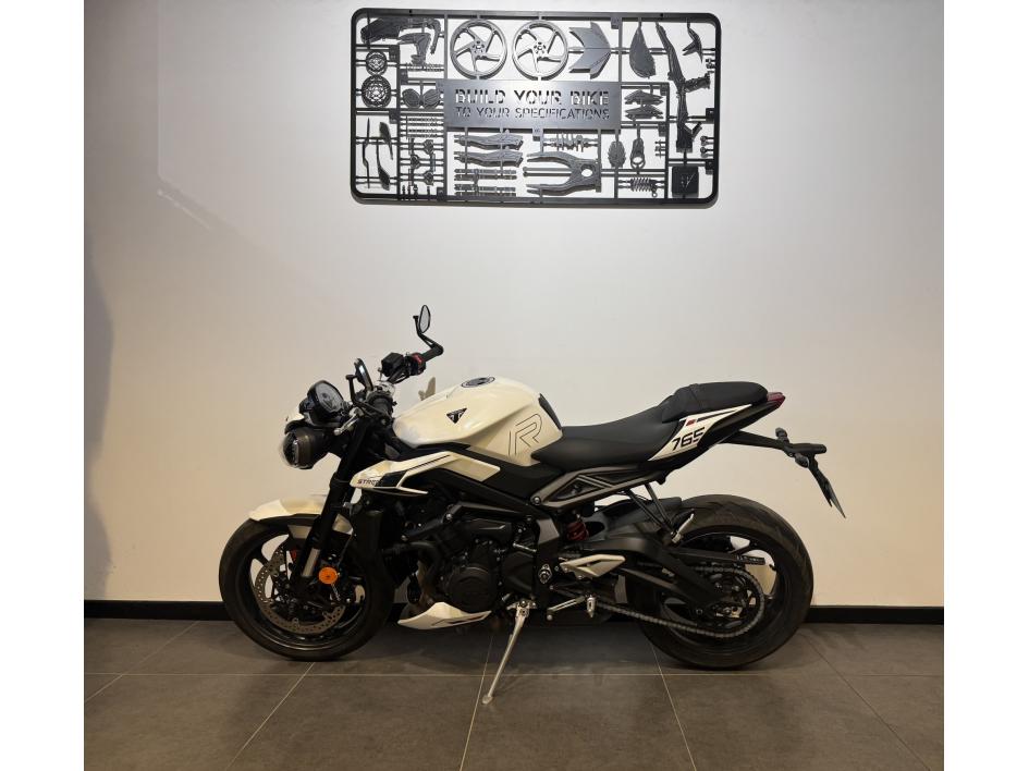 TRIUMPH STREET TRIPLE 765 R