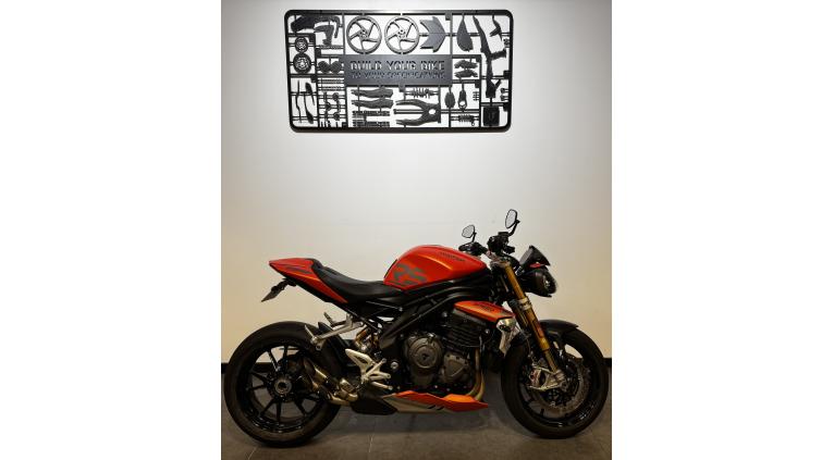 TRIUMPH SPEED TRIPLE 1200 RS