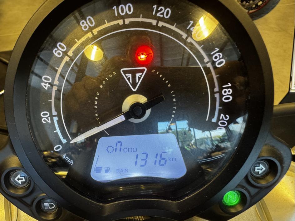 TRIUMPH SPEEDMASTER 1200