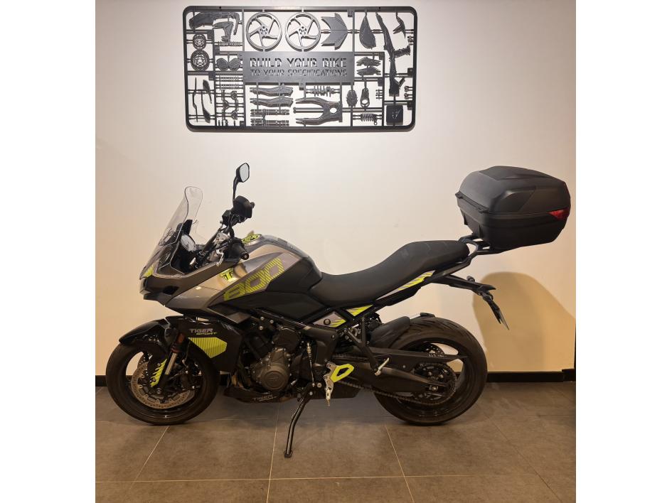 TRIUMPH TIGER 800