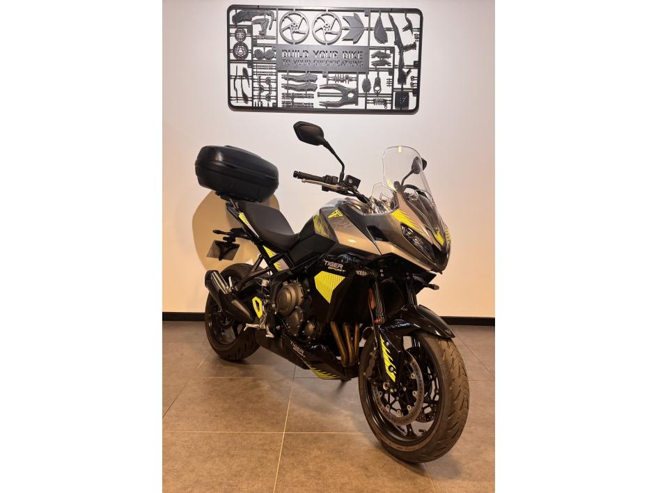 TRIUMPH TIGER 800