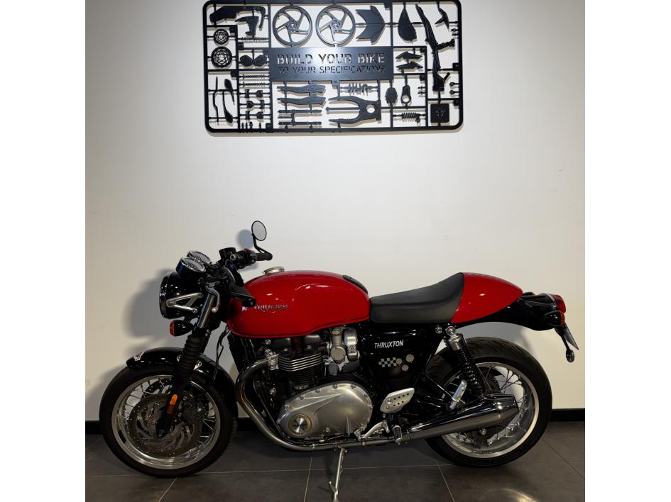 TRIUMPH THRUXTON 1200