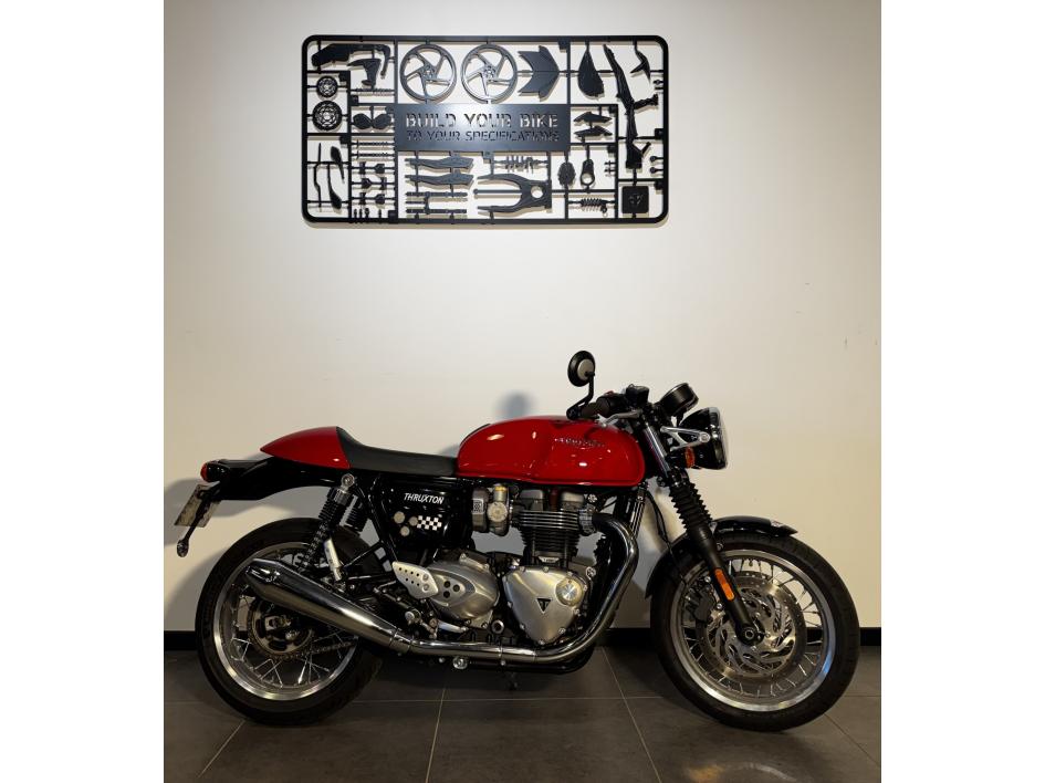 TRIUMPH THRUXTON 1200