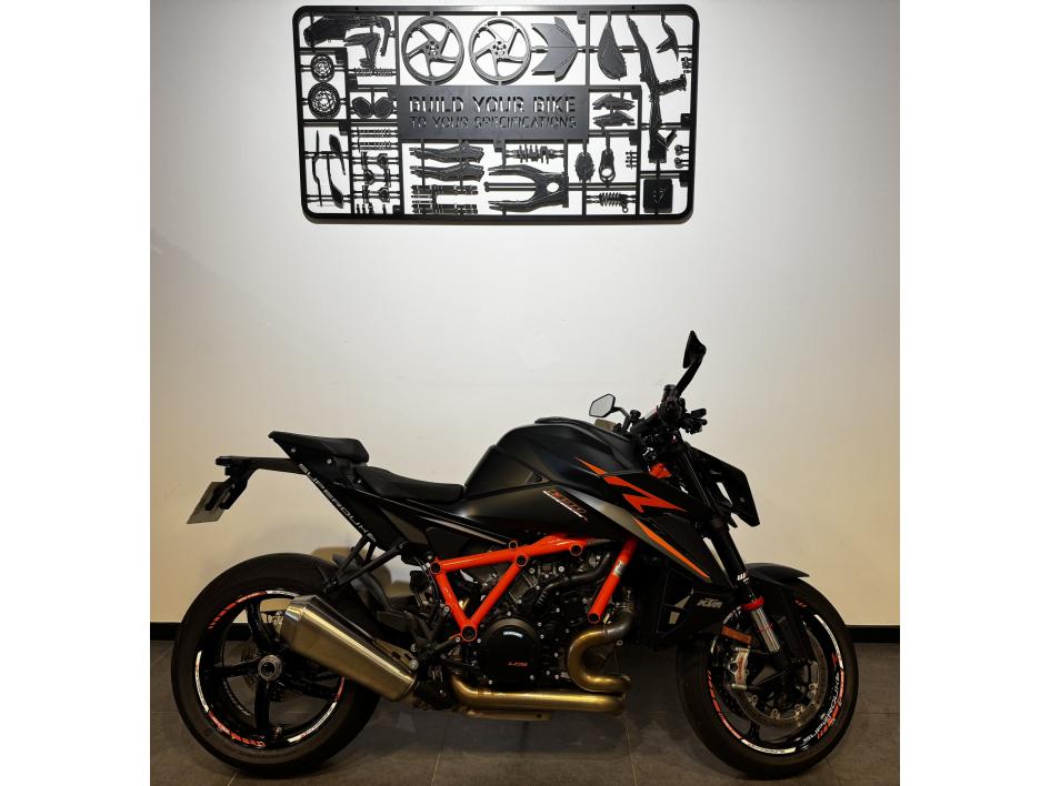 KTM 1390 SUPER DUKE R