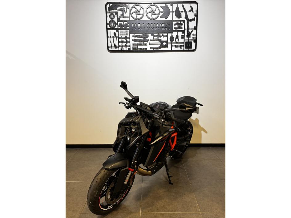 KTM 1390 SUPER DUKE R