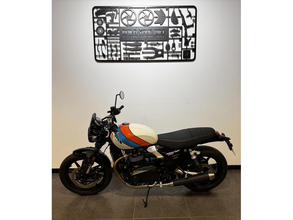 TRIUMPH SPEED TWIN 900