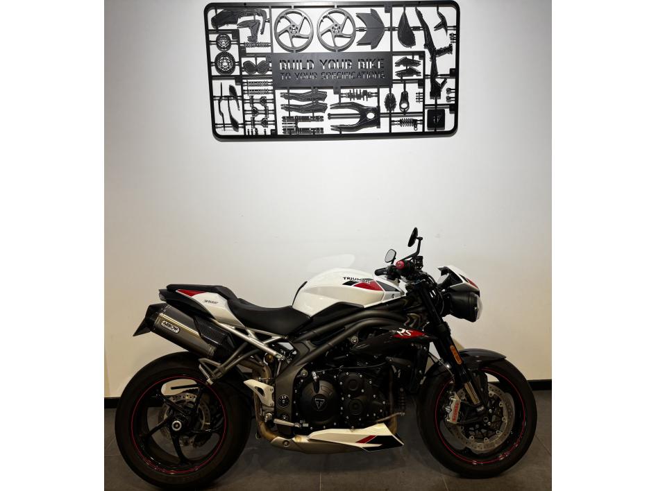 TRIUMPH SPEED TRIPLE 1050 RS