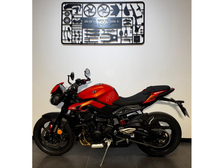 TRIUMPH STREET TRIPLE 765 R
